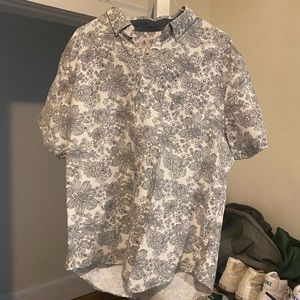 XL floral short sleeve button up